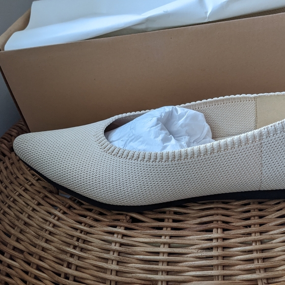 Knitted pointed toe flats - Picture 1 of 5